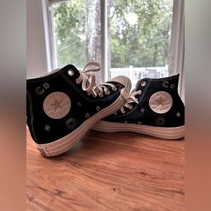 Gold embroidered converse high tops!